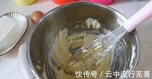 香甜|在家制作三角椰蓉饼干,制作简单,香甜味美还解馋!