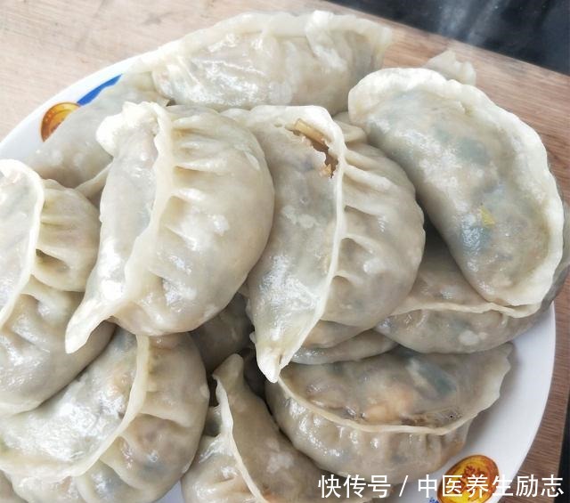 烫面蒸饺,吃起来了满满的幸福!
