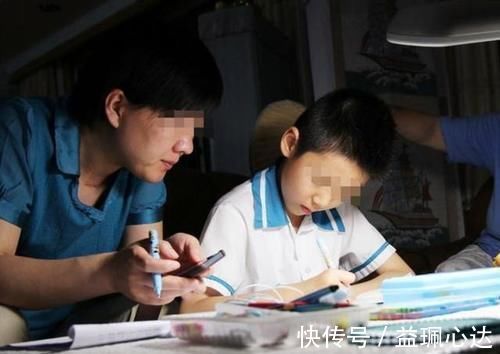 我们的生活|大学美女老师的“板书”火了,字迹工整堪比“印刷体”,让人羡慕