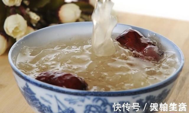 冰糖|煮银耳汤,用红糖好还是冰糖好?两者效果完全不一样,别用错了