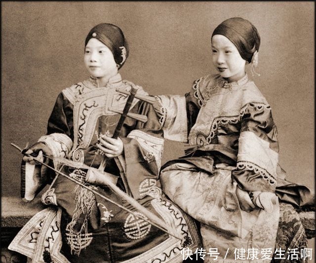 奢侈|晚清老照片慈禧奢侈过寿,打扮吓人的新娘,衣不遮体的乞丐