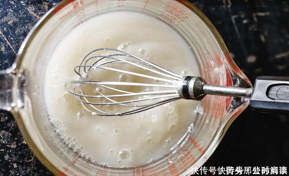 面粉|发面，直接加酵母粉是外行，学会这样做，面发得又快又好