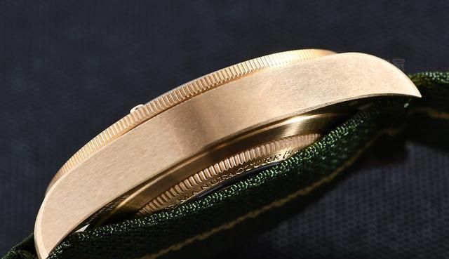 腕表|为何我们总爱绿表?品鉴帝舵碧湾1958型18K腕表