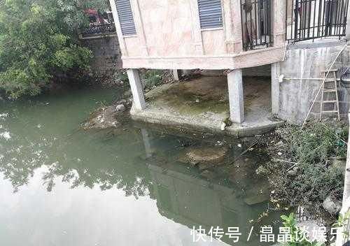 进出口处|钓鲫鱼涨水和落水时选择钓点,依据下面2点就行了