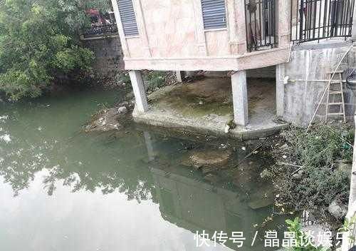 进出口处|钓鲫鱼涨水和落水时选择钓点，依据下面2点就行了