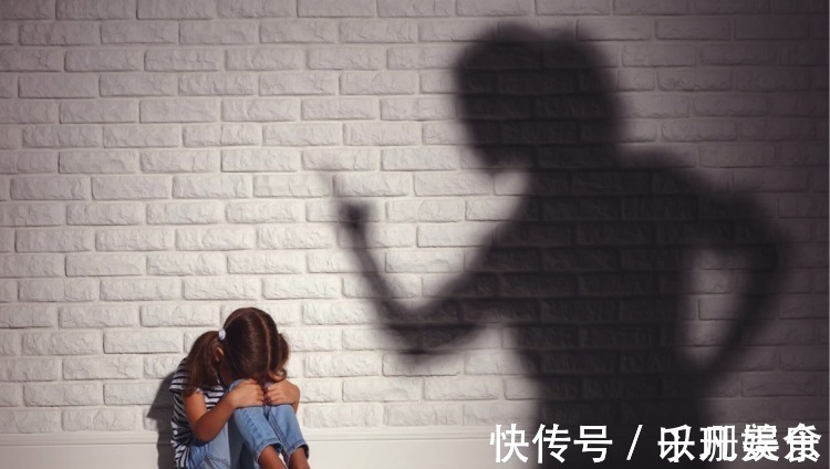 家长|孩子被吼后,是顶嘴还是沉默暗示了长大的性格,影响孩子一生