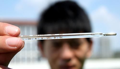  早期|肺癌来临，早期没有征兆？医生：身体有处莫名“长厚”，提高警惕