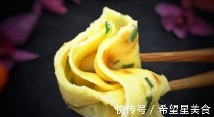 葱花蛋饼怎么做教你详细做法，隔三差五做一次，当早餐真合适！
