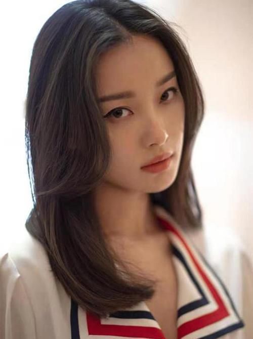 ?你适合“直发”还是“卷发”？主要看这3个部位，发量是关键！