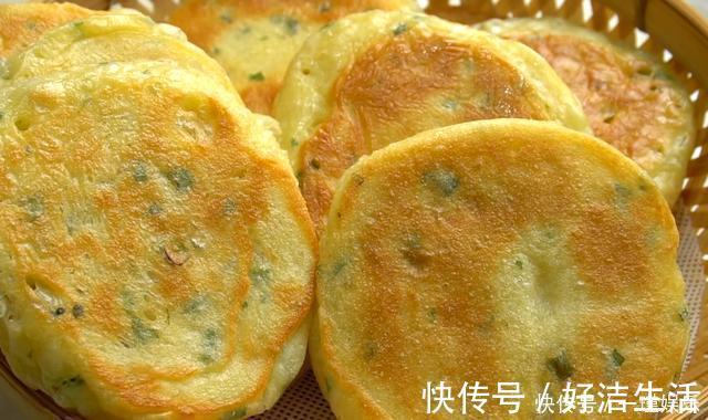 面包|教你做手不沾面的烙饼,10分钟搞定全家人早餐,蓬松暄软像面包