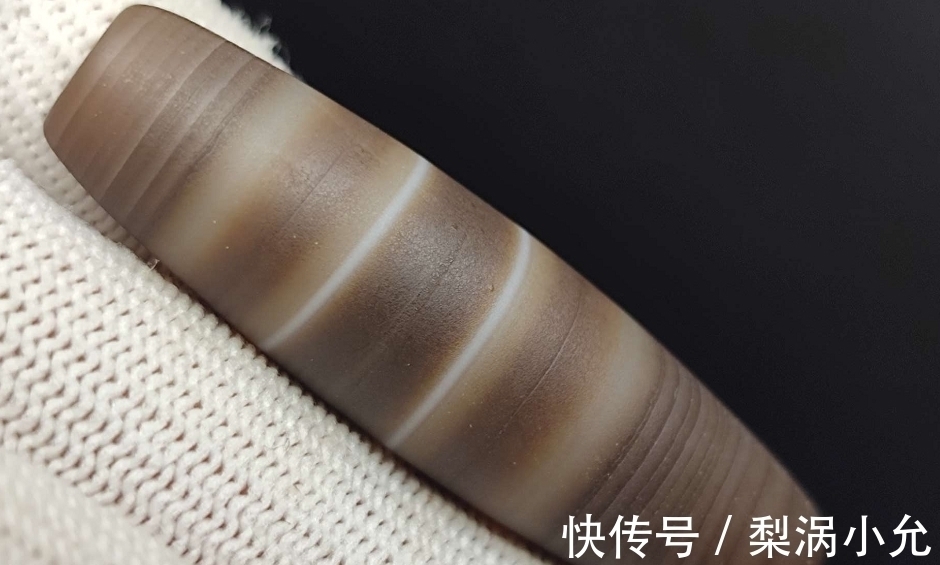 油润$为什么有钱老板喜欢佩戴天珠,天珠浑然天成,让人慨叹造物之完美