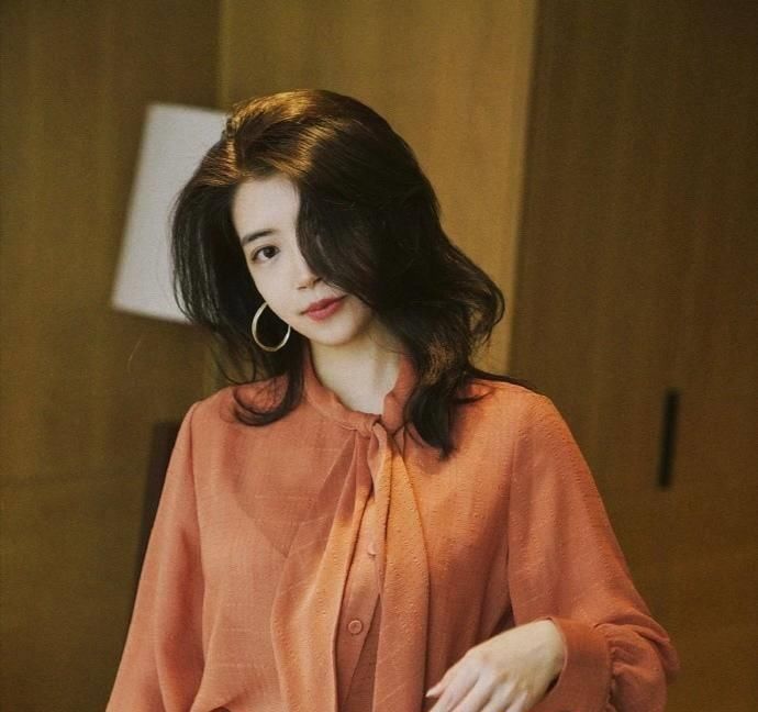 时尚博主三木博主的穿搭，初春必备的时尚单品