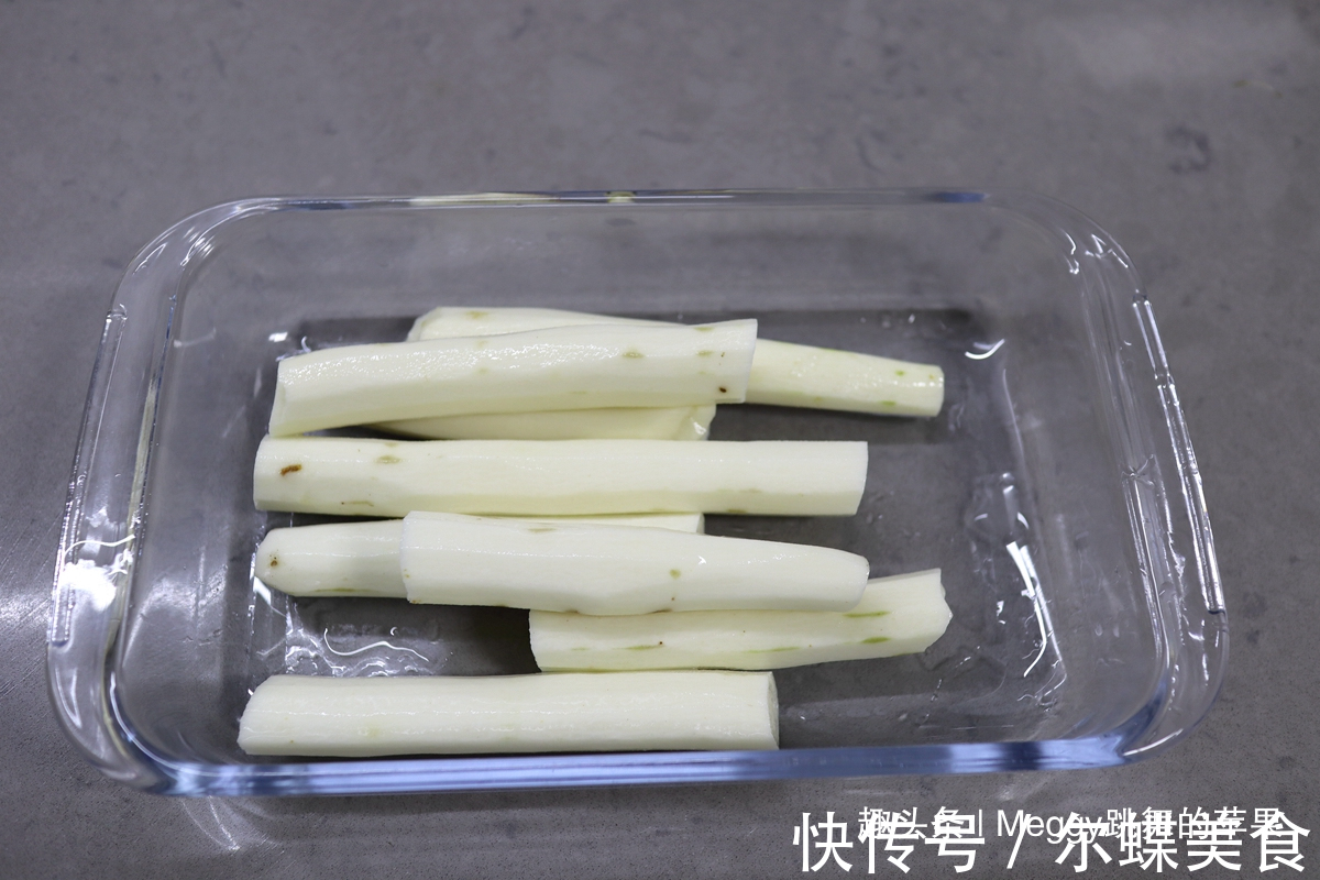 这菜不用油,上锅蒸10分钟,饭店卖28,自己做才8块钱