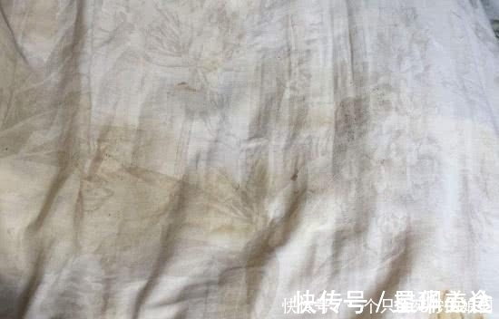 床单|床单又脏又油，清洗时往水里加“三白”，立马焕然似新，贼干净