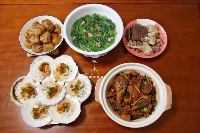 晒晒我家的午餐 四菜一汤摆上桌 网友 荤素搭配 馋哭了 粉紫色