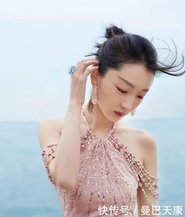 王鸥|脸上有这3个“特征”的女生,尽量别披头散发了,露出五官更女神