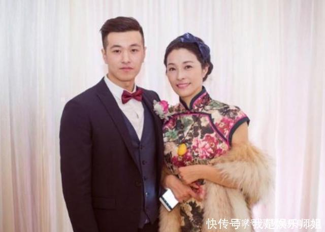 丈母娘|“超年轻丈母娘”走红,在婚宴上哭得梨花带雨,网友直言羡慕了