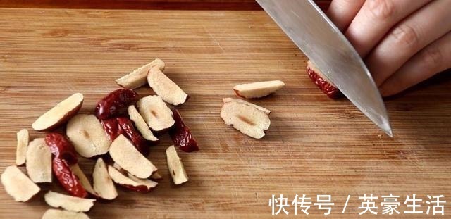 糯米粉|1个鸡蛋,一点糯米粉,这样做出来的年糕吃着过瘾,一口一个