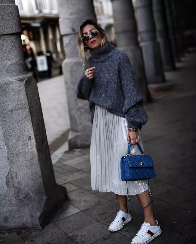 百褶裙|大毛衣+裙子, 才是2020秋冬最时髦的打开方式!