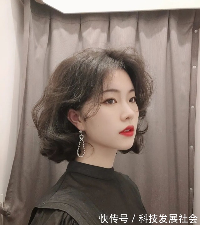 年轻 40岁左右的女性,发型这样剪,时尚年轻不老气!