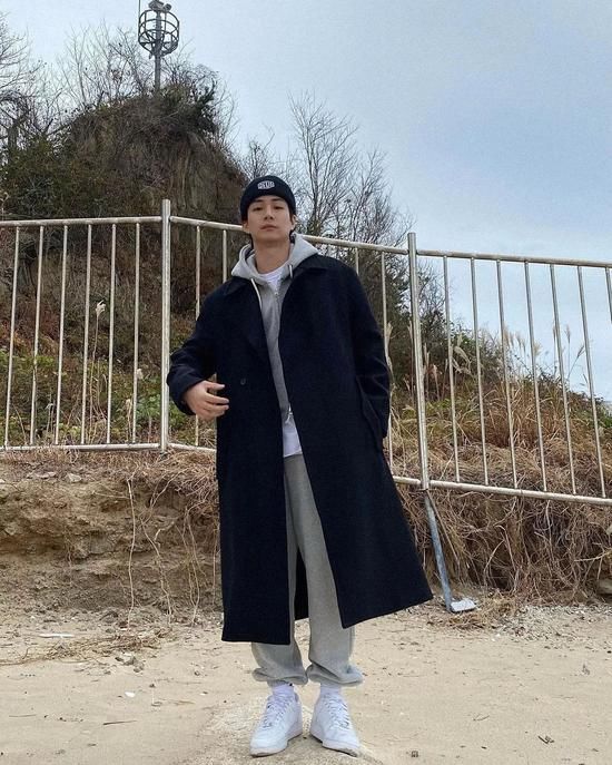 今夏令人上瘾的“校服”套装