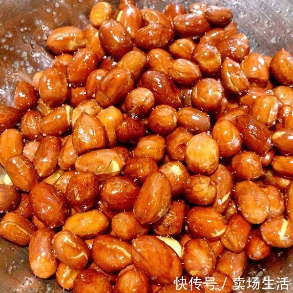 炸花生米时，只需多加一步，炸出来又香又脆，却好多人不清楚！
