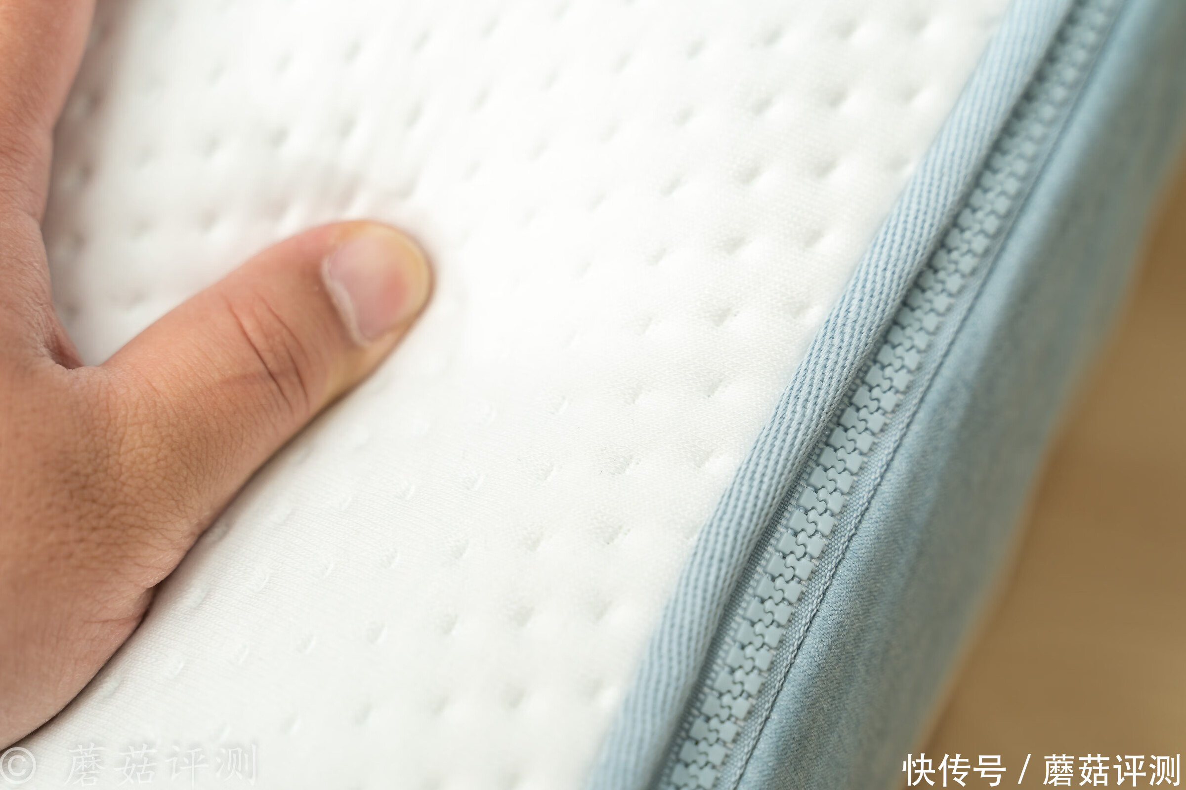 床垫|软硬兼具,好睡舒适、网易云舒零压感软硬两用弹簧床垫 体验评测