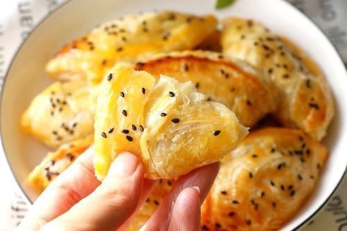 只用1根香蕉，教你做快香蕉酥，层层起酥，香甜好吃