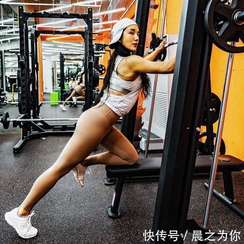 延缓|39岁的健身教练，宛如少女一般，用汗水来延缓衰老，保持着身材