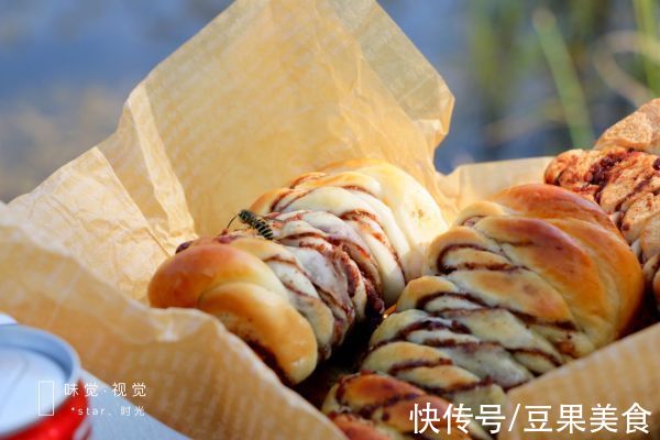 告诉你3个诀窍,在家也能做出豆沙面包卷卷