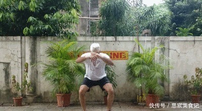 大叔|大叔尝试每天做100个深蹲，坚持1个月后，看腿部能有什么变化