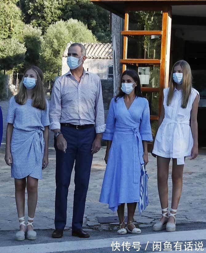 高级感|西班牙王后一家出游,母女三人硬把基础款穿出高级感,简单却上照