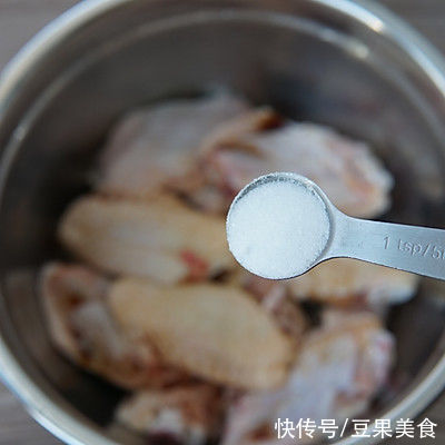 一滴油都不加蚝油鸡翅的做法