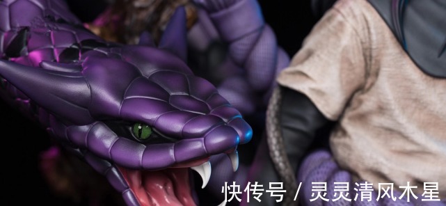 大蛇丸|火影大蛇丸双通灵兽手办，万蛇瞳孔栩栩如生，白磷大蛇造型亮眼