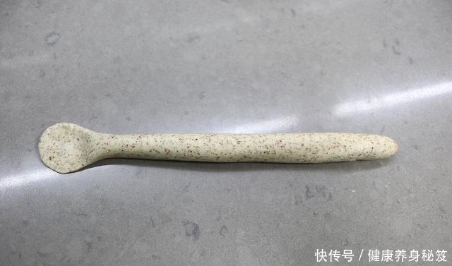 不用发酵就能烤的面包，暄软又筋道，加这料麦香浓郁，早餐吃不够