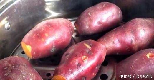 蒸红薯要不要切开蒸很多人做错,难怪蒸的红薯不好吃没营养
