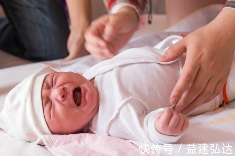 孩子|宝宝是否聪明刚出生就能看出来,有这4个表现的,将来可能是学霸