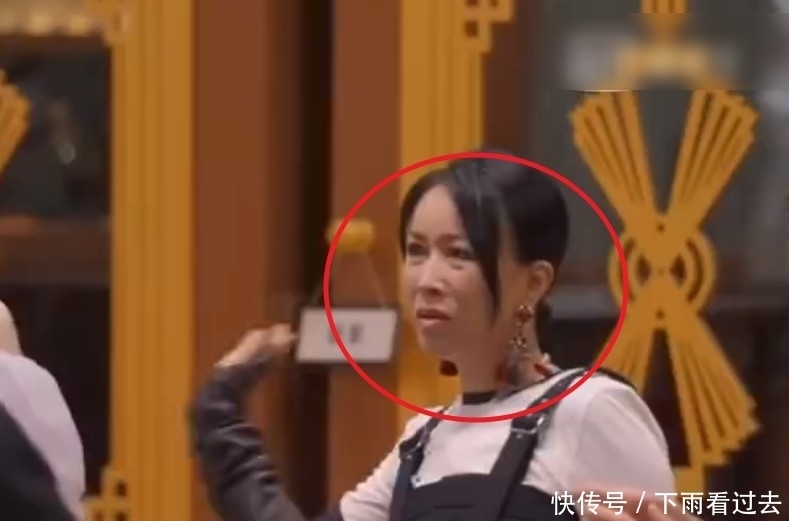 焦点 那英成功追星杨紫,激动把杨紫拍倒地上,她下意识反应却成焦点