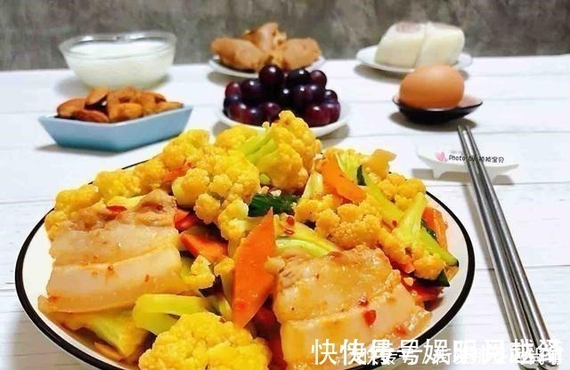 花菜|“它”是碱性食物，女人常吃增强体质，少掉发，抹平赘肉小肚子