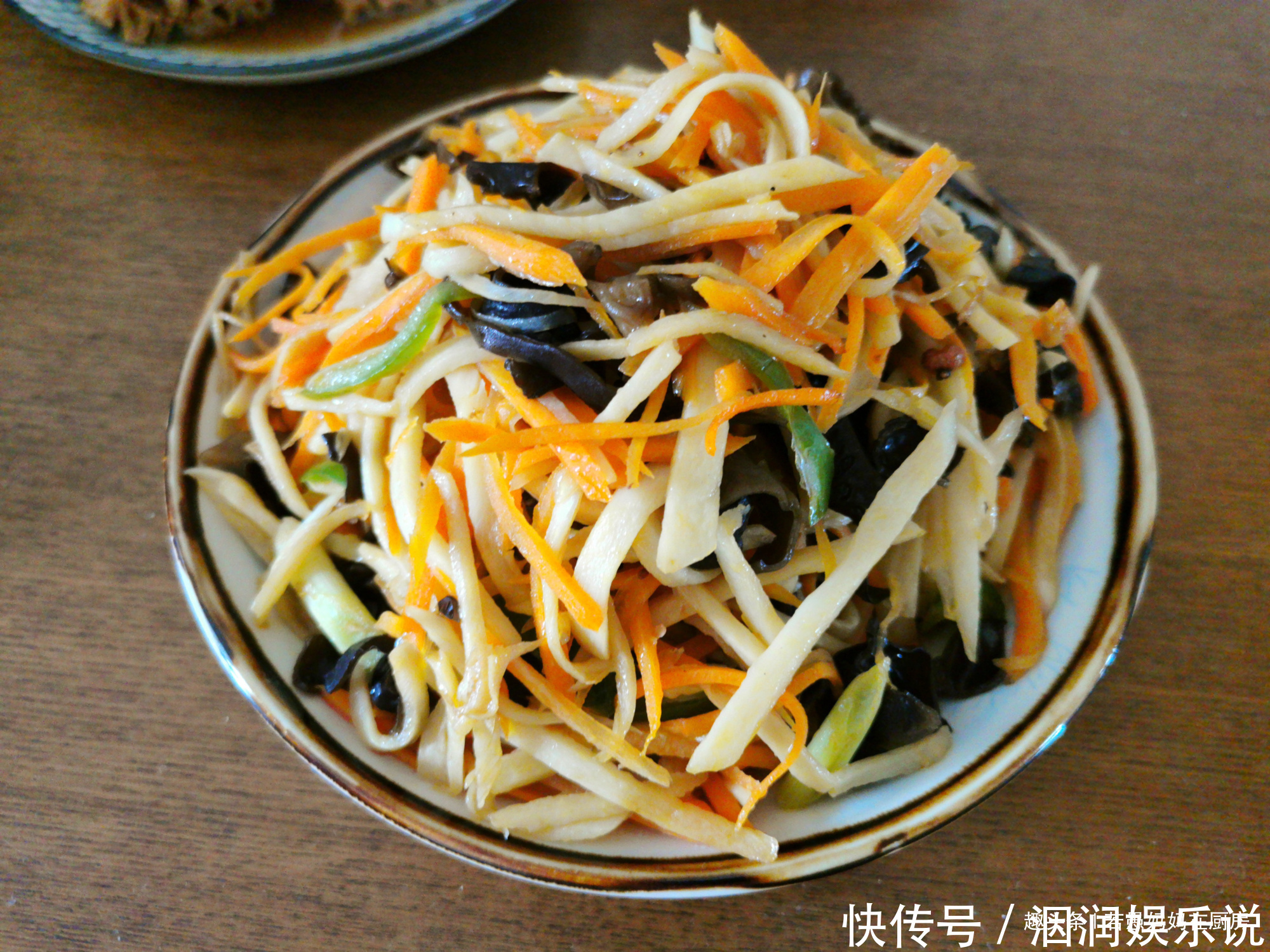 简单|晒晒我家午餐,4口人5道菜,简单美味花费少,家人吃得舒心