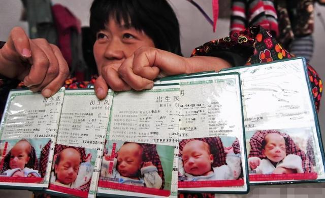 宝妈|“李”姓爸爸喜得5胞胎,上户口取名时宝妈怒了:是你亲生的吗
