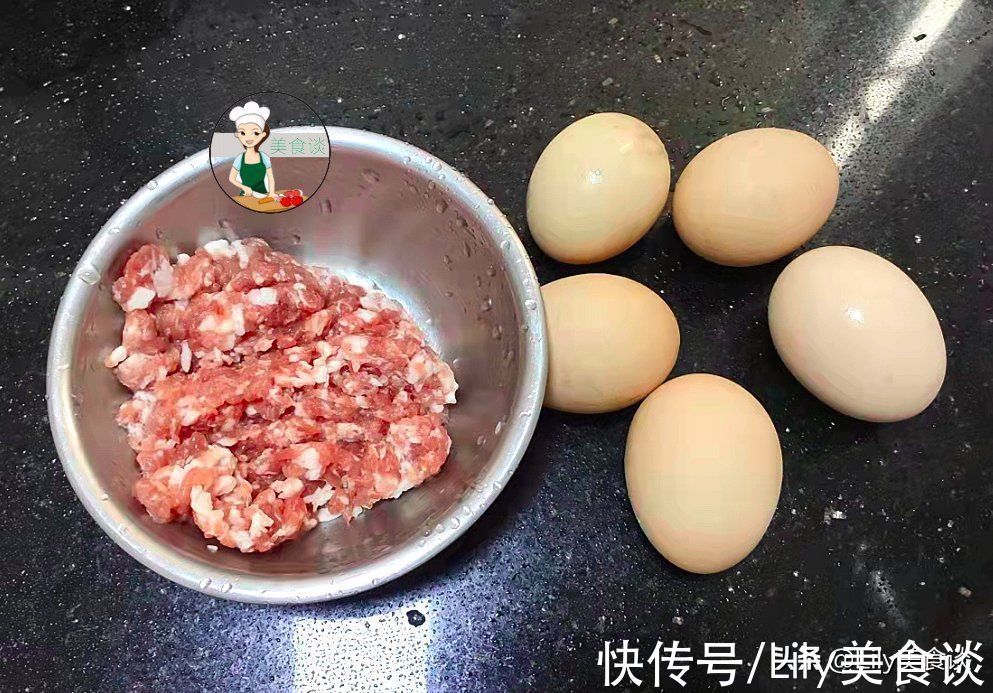 天冷了，这蒸菜多做给孩子吃，蒸一蒸10分钟出锅，鲜香嫩滑好消化