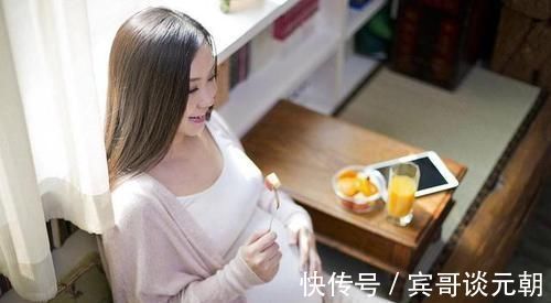 四胞胎|孕妈生下四胞胎,第四个宝宝出生后护士道喜:是个“天宠宝宝”