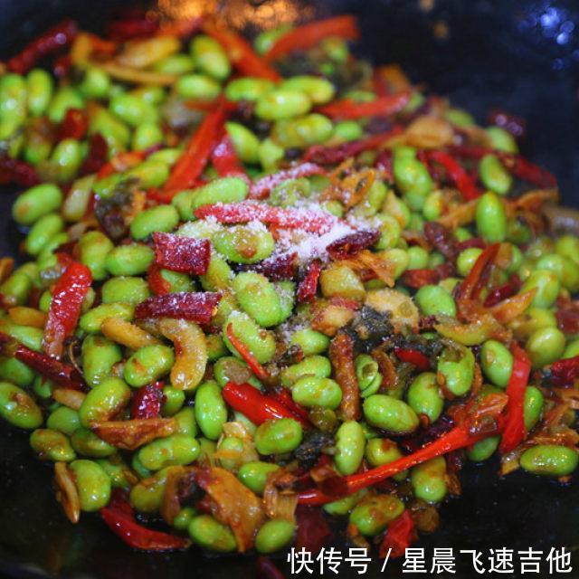 毛豆|香辣毛豆米炒小鱼干,看起来好开胃的样子