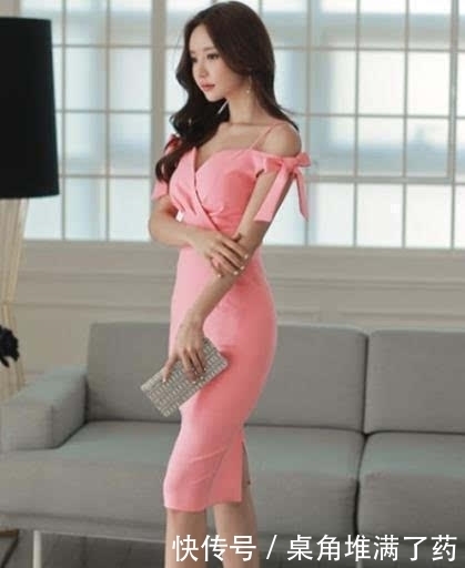 身材|街拍:性感身材经典的小姐姐,凹凸曼妙,俊美迷人看着年轻!