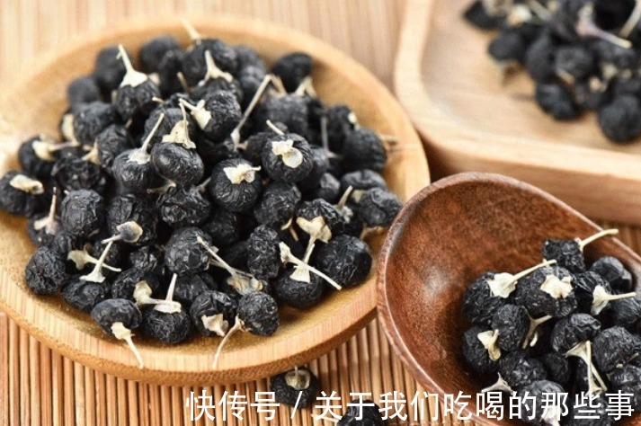 黑木耳|如果条件允许,女人多吃5样食物,富含花青素,抗衰老越吃越年轻