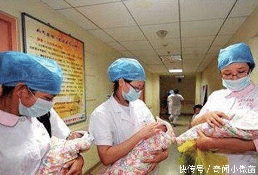 二胎|女子二胎怀三胞胎,家人整日发愁,生下孩子,全家人不愁反而乐了