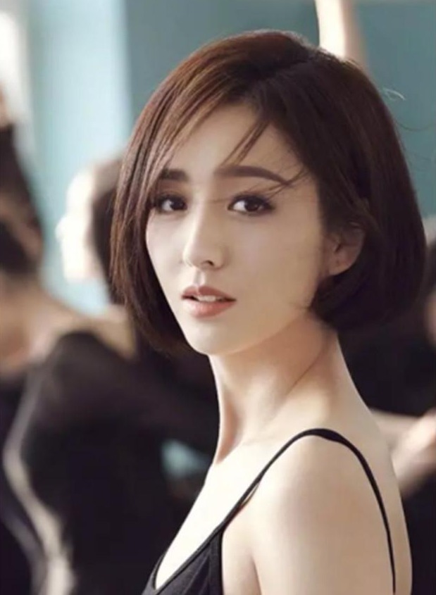 减龄 女人过了50岁,就别乱剪头发,今年流行的发型,减龄又时尚