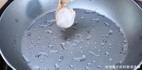 一口抵过钙片!,鲜香软嫩,这个食材不加在辅食里就亏了!