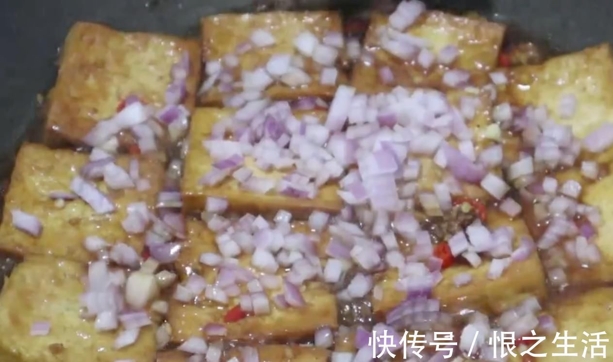 美味|豆腐最美味的吃法,鲜香美味,外酥里嫩,端上桌就被大家吃完了
